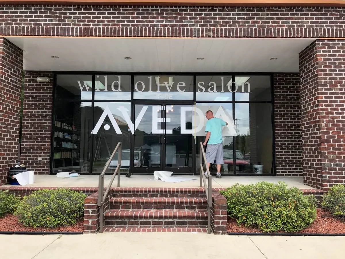 Window vinyl installation