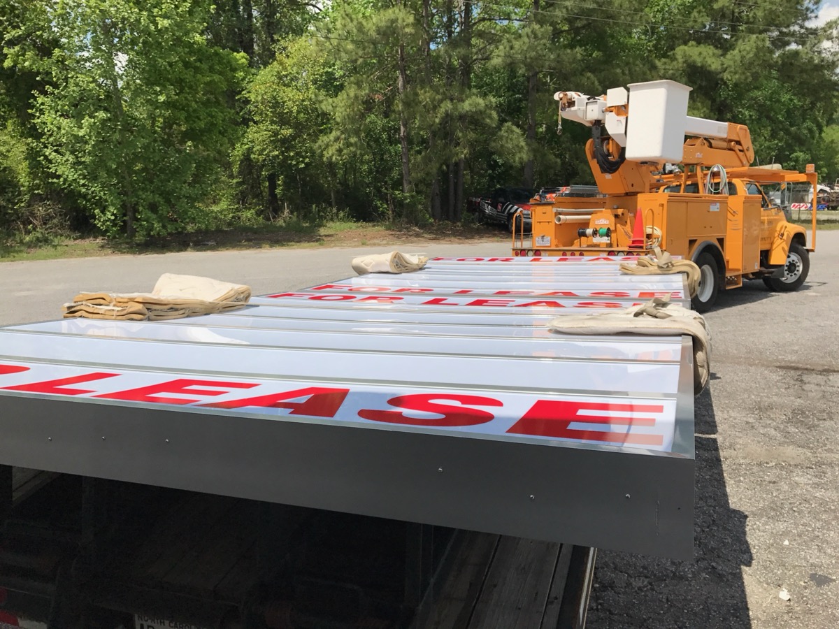 Monument sign for credit union