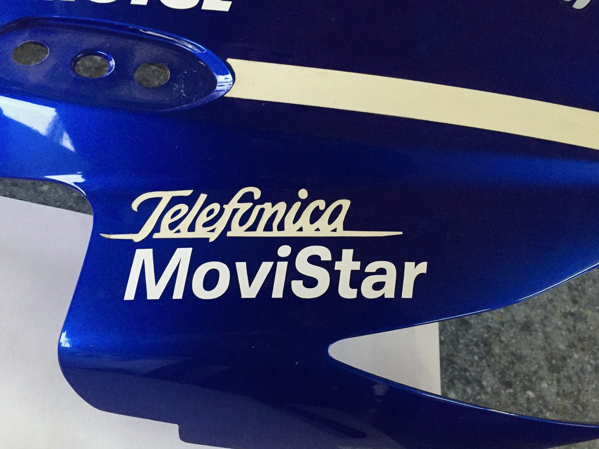 Motorcycle fairing vinyl graphics